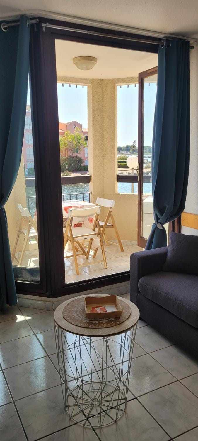 bel Appartement vue sur le lac marin avec piscine Apartment in Le Barcarès