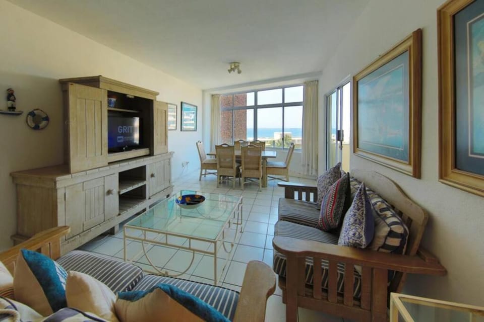 32 SEALODGE UMHLANGA Beachfront Apartment in Umhlanga