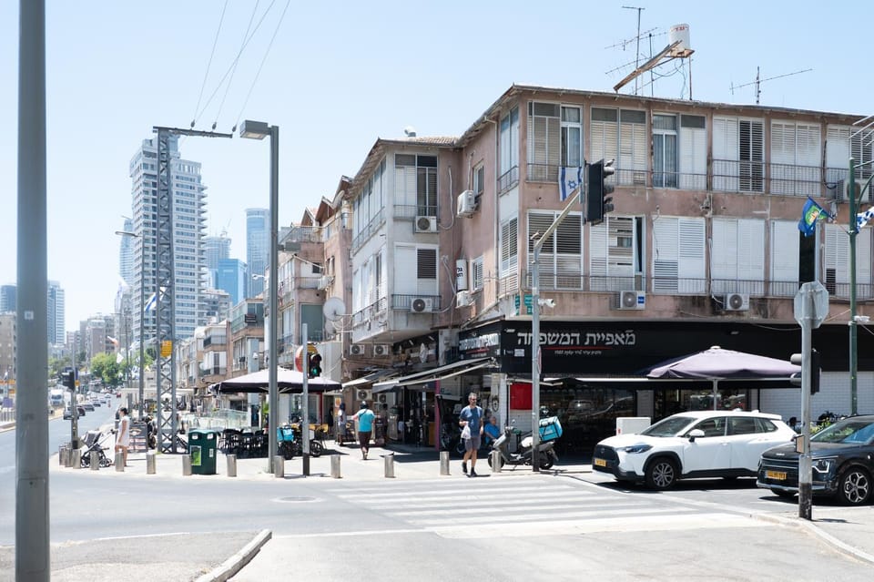 Day, People, Neighbourhood, City view, Location