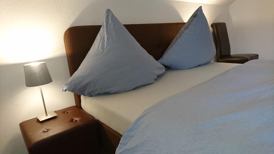 An der grünen Donau - Ferienwohnung, Ferienzimmer, Parken bitte gegenüber auf der Straßenseite Vacation rental in Baden-Württemberg