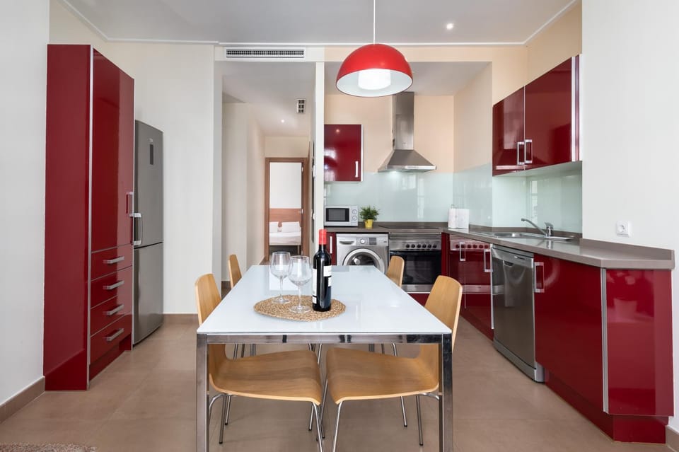 Communal lounge/ TV room, Balcony/Terrace, Balcony/Terrace, Kitchen or kitchenette, Dining area, Family, Family, Family
