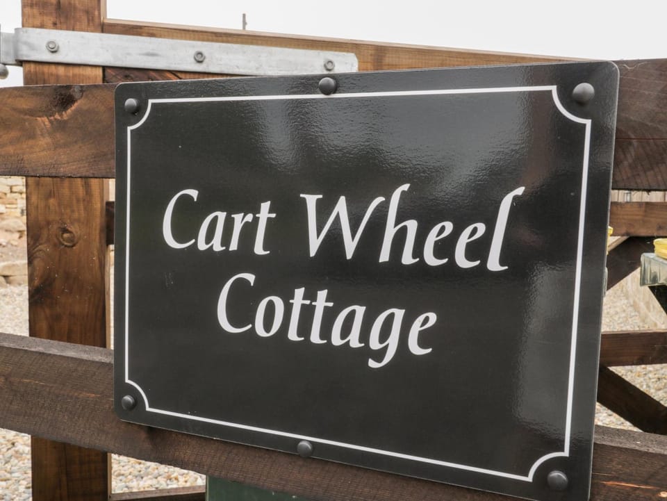 Cartwheel Cottage at Broadings Farm House in England