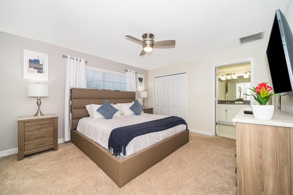 3151LS TOWNHOUSE 4 BEDROOMS & 3 BATHROOMS + POOL House in Kissimmee