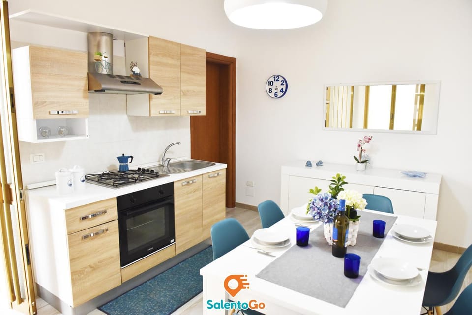 Kitchen or kitchenette, Dining area, pet friendly, stove