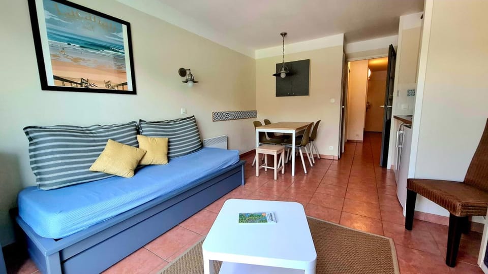 Bed, TV and multimedia, Kitchen or kitchenette, Dining area