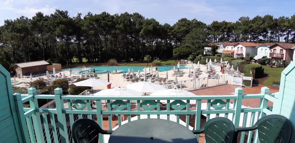 Balcony/Terrace, Balcony/Terrace, Pool view, Swimming pool, sunbed