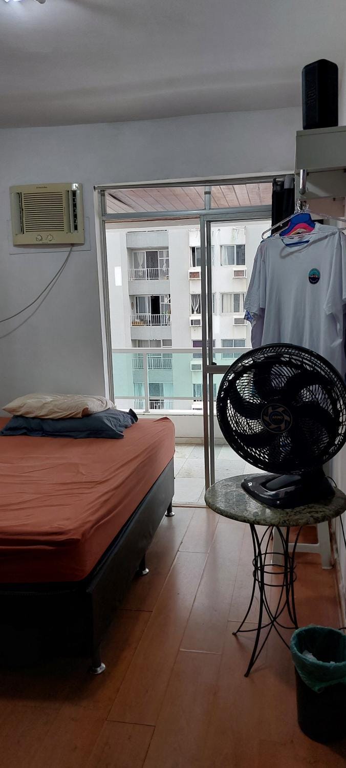 Quarto e Banheiro Exclusivos Barra da Tijuca em Apartamento Compartilhado Vacation rental in Rio de Janeiro