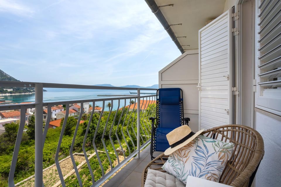 Property building, View (from property/room), View (from property/room), Sea view, Sea view