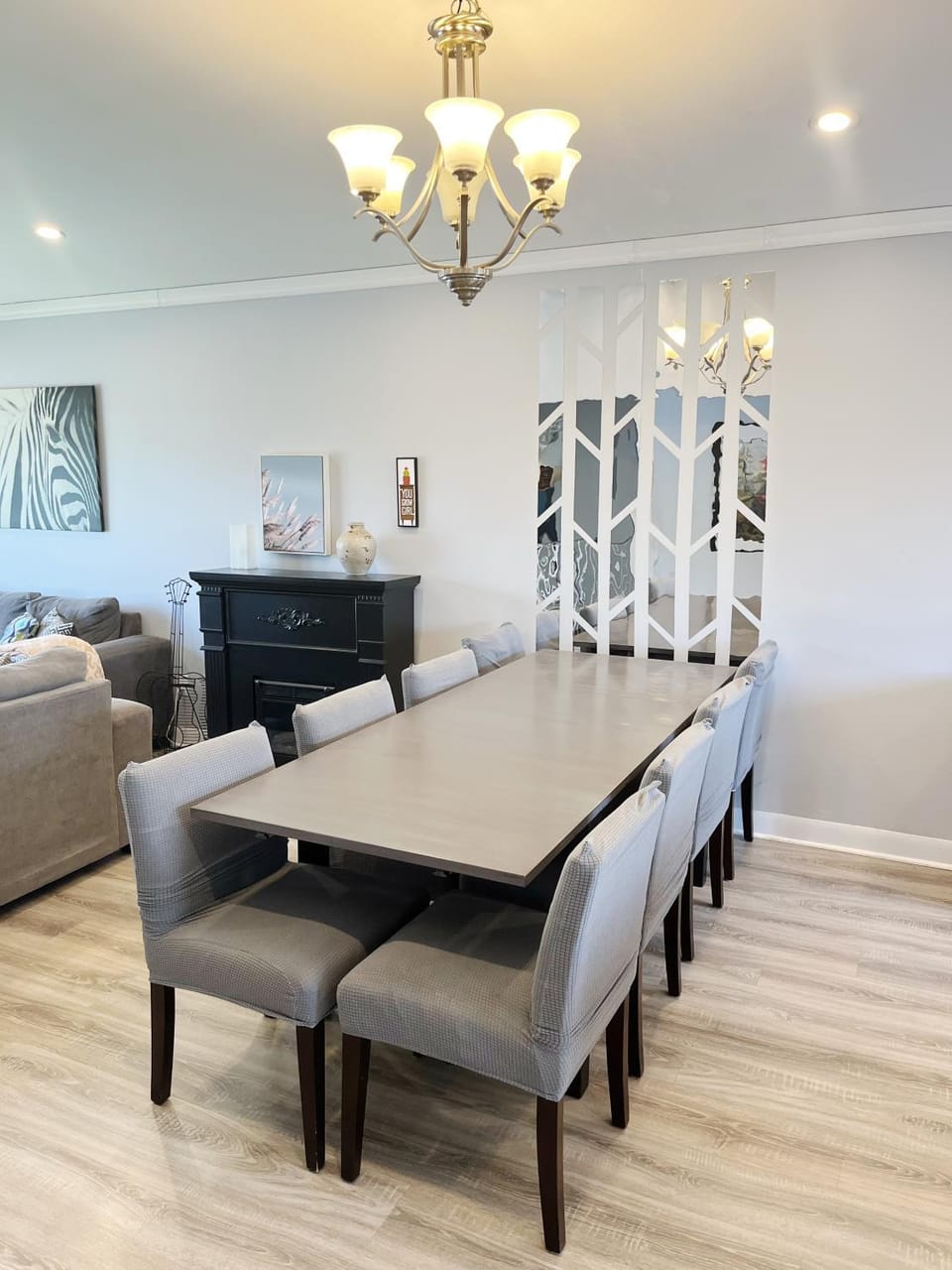 House with driveway parking,from Montreal DT 15min Villa in Brossard