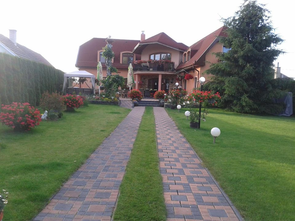 Property building, Garden