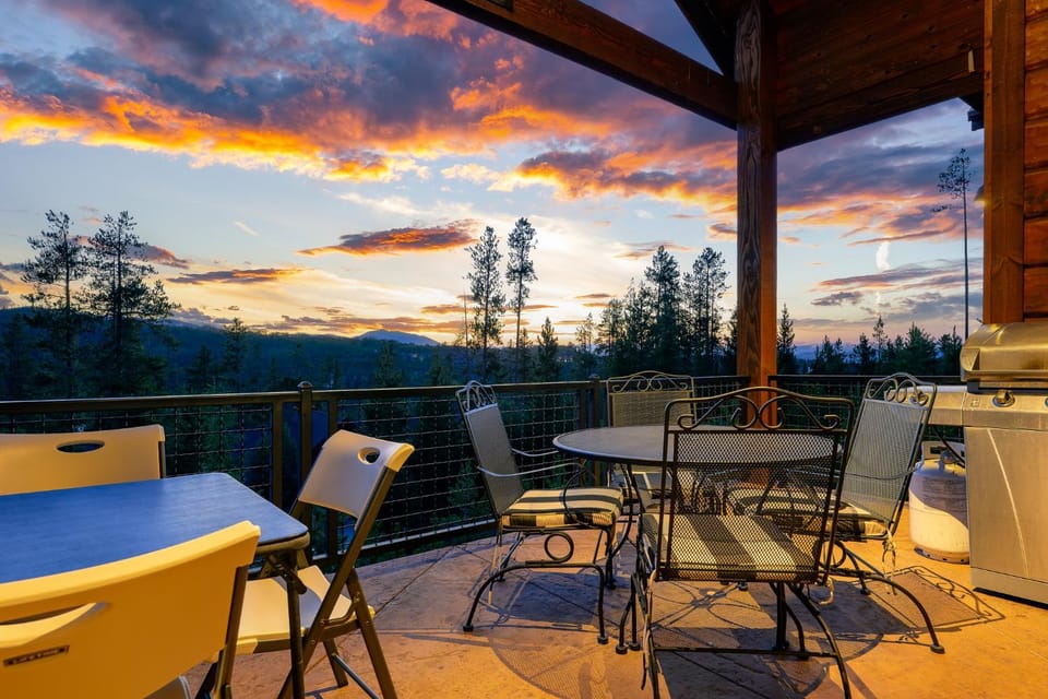 Balcony/Terrace, Mountain view