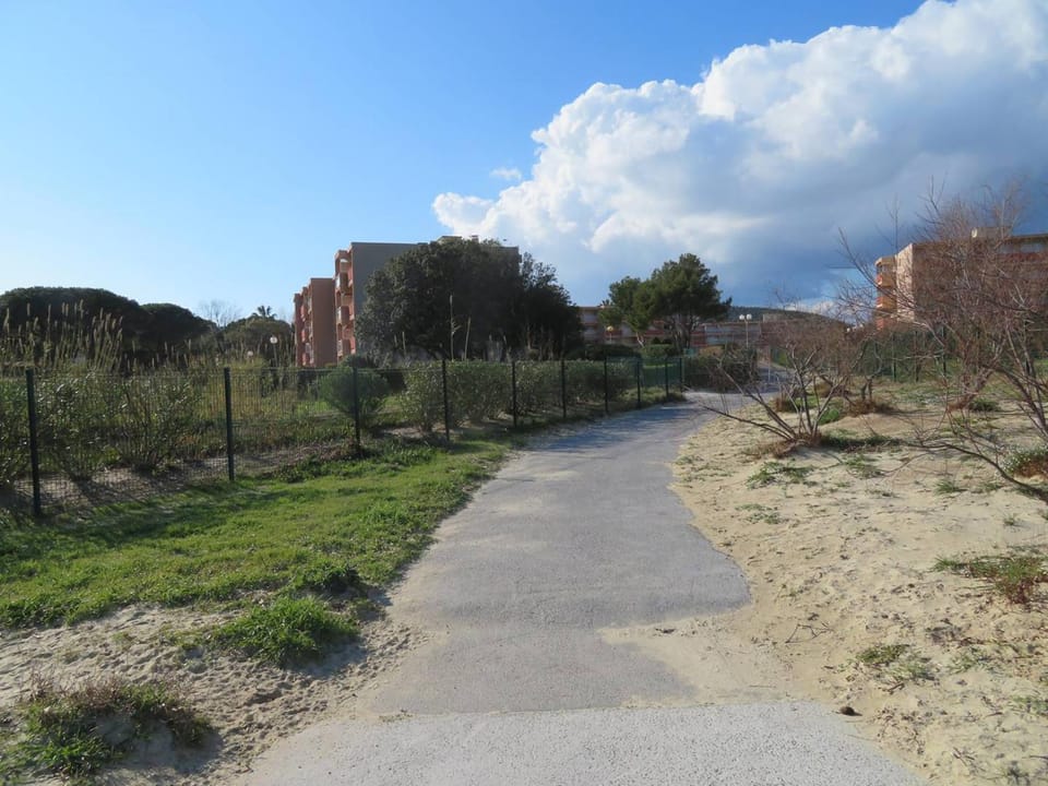 T2 Climatisé avec Piscine, Tennis, Garage, Proche Plage – Bormes-les-Mimosas Apartment in Bormes-les-Mimosas
