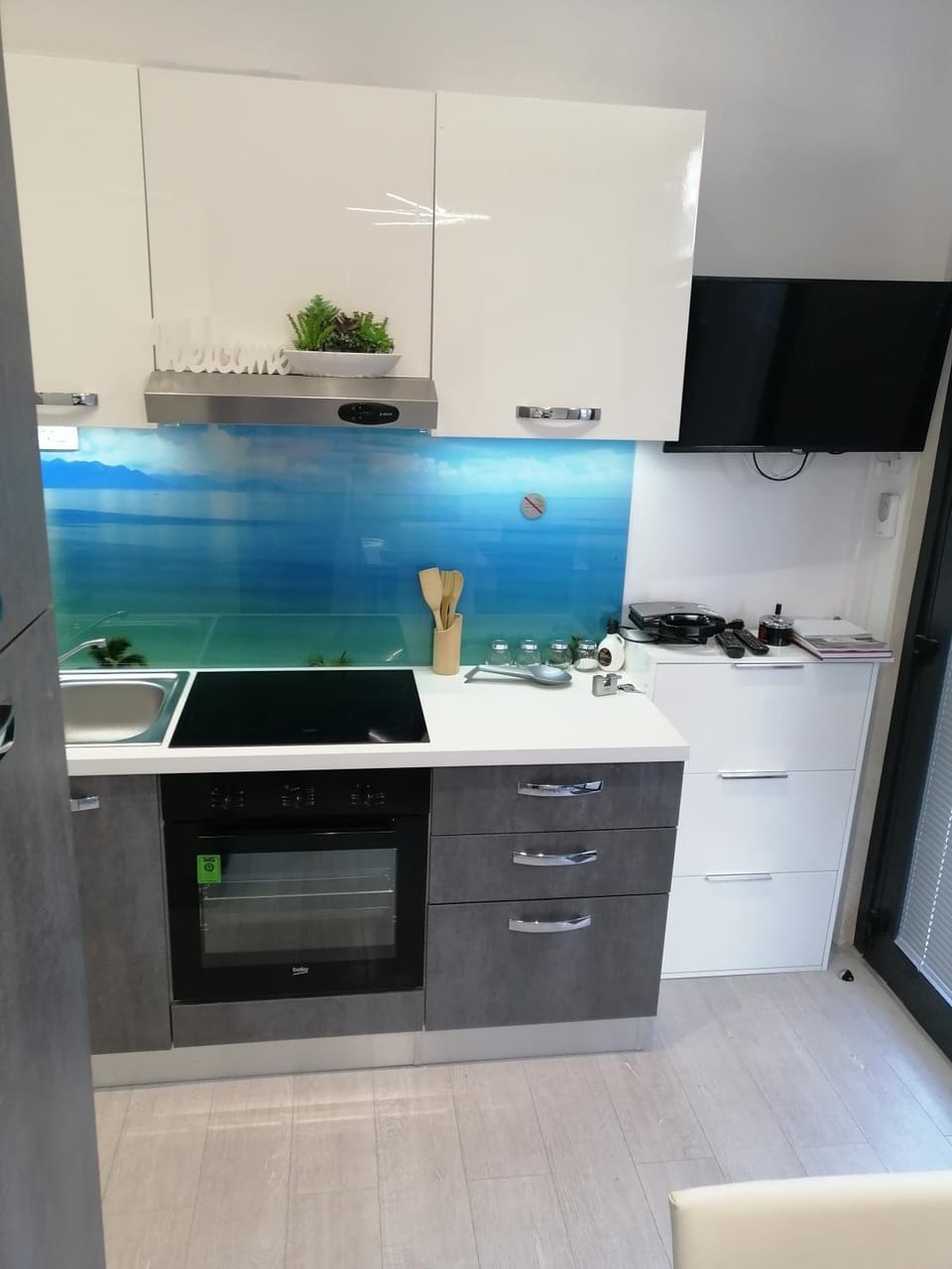 Kitchen or kitchenette, Communal kitchen