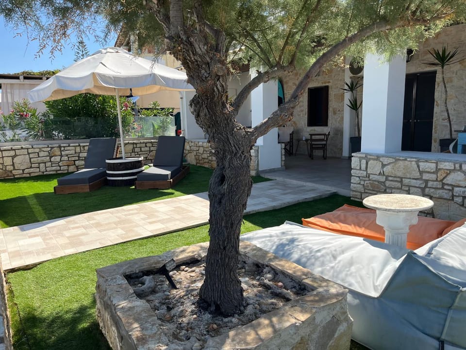 Nikotsaras beach house since 1930 Apartment in Peloponnese, Western Greece and the Ionian