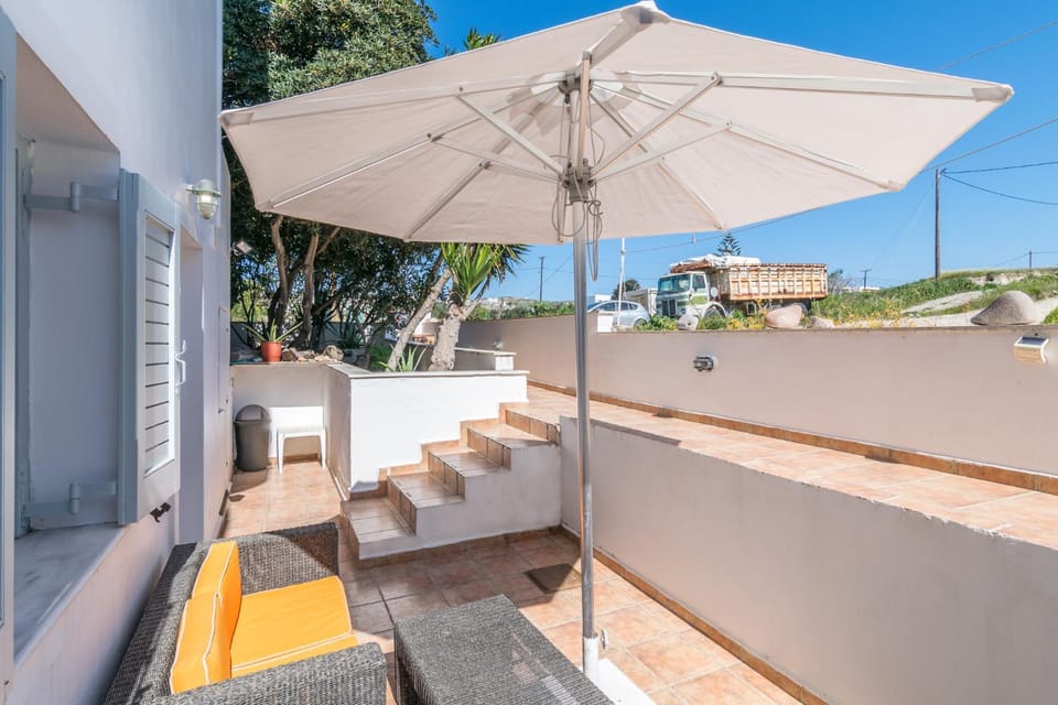 Patio, Facade/entrance, Balcony/Terrace