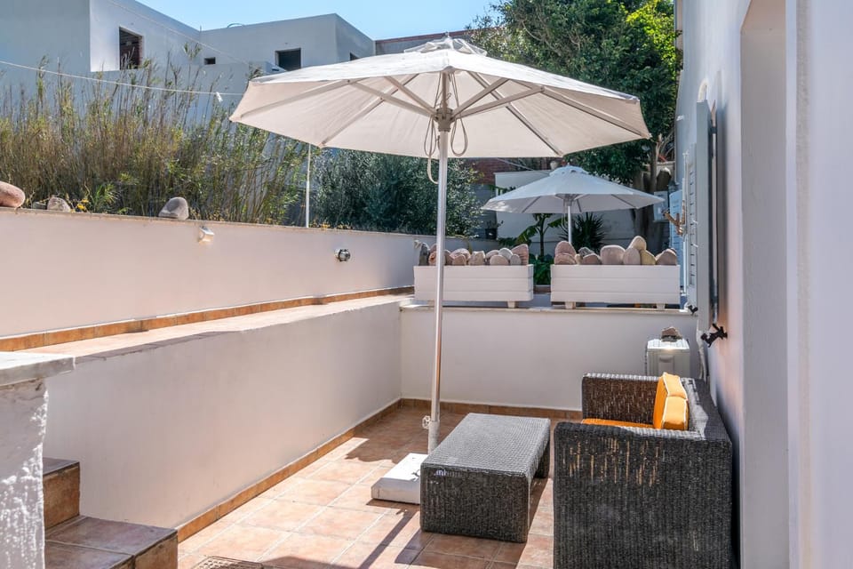 Patio, Facade/entrance, Balcony/Terrace