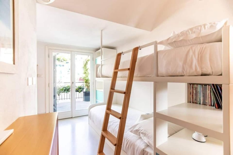 Carattino 12 Idyllic Seafront Retreat Apartment in Vernazza