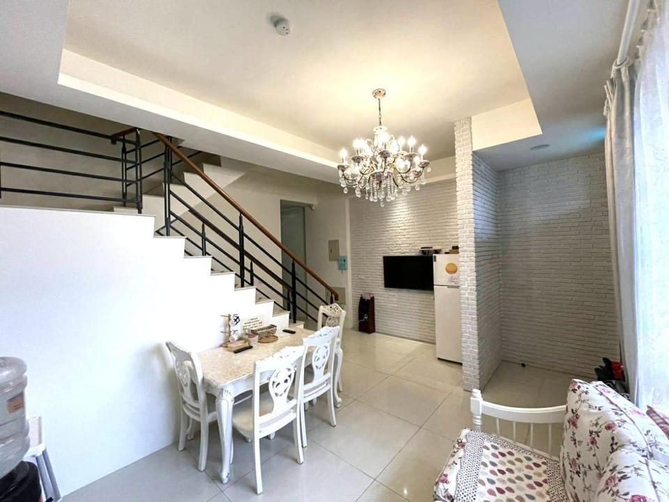 Ellie's House花蓮前站-艾莉小屋電梯民宿 Vacation rental in Taiwan, Province of China