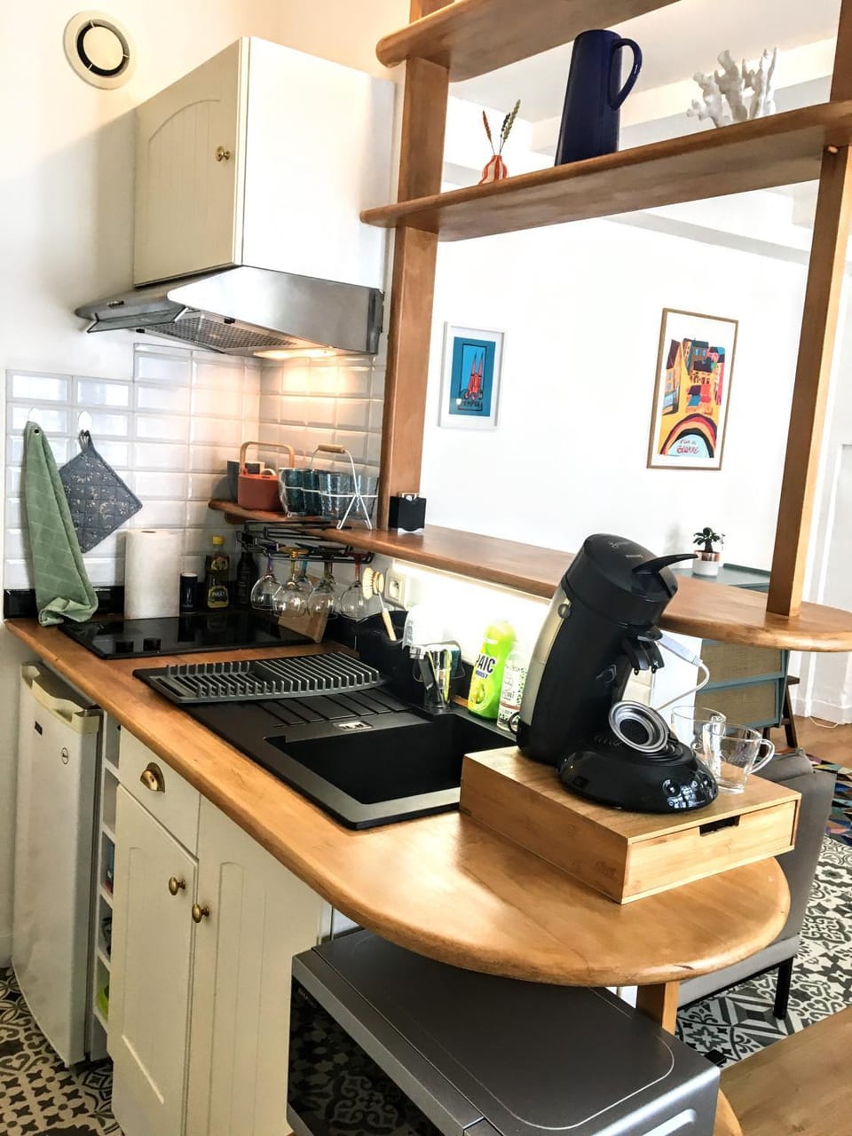 Kitchen or kitchenette