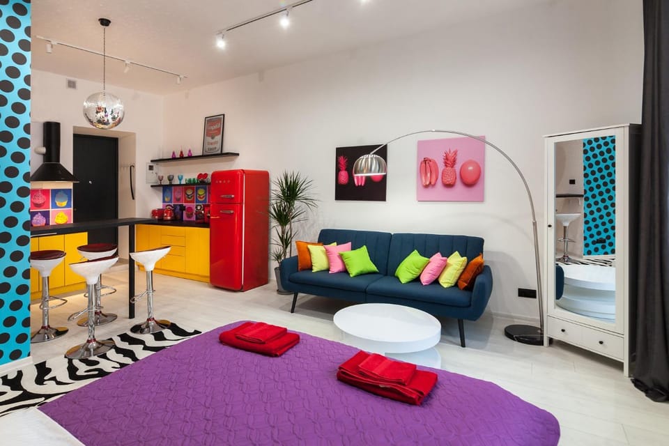 POP ART flat near Opera-Self Check-in & NETFLIX Apartment in Lviv