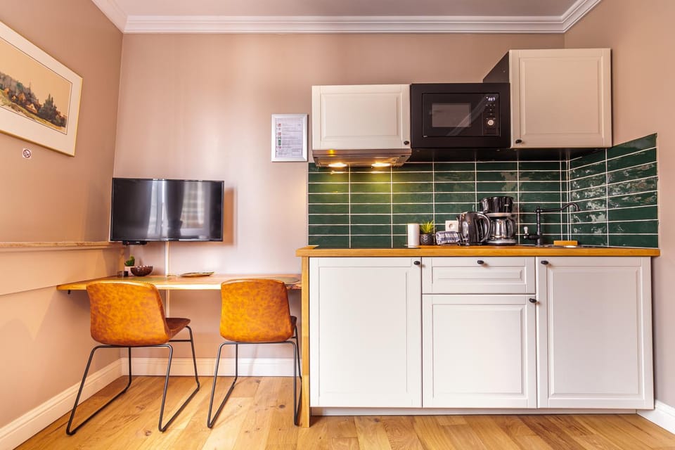 TV and multimedia, Kitchen or kitchenette, Dining area
