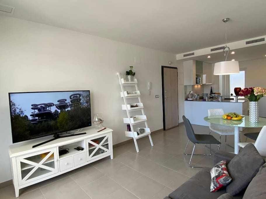 Moderno apartamento a 500 m de la playa Apartment in Alacantí