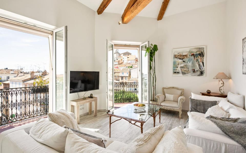 TV and multimedia, Balcony/Terrace, Living room, Seating area