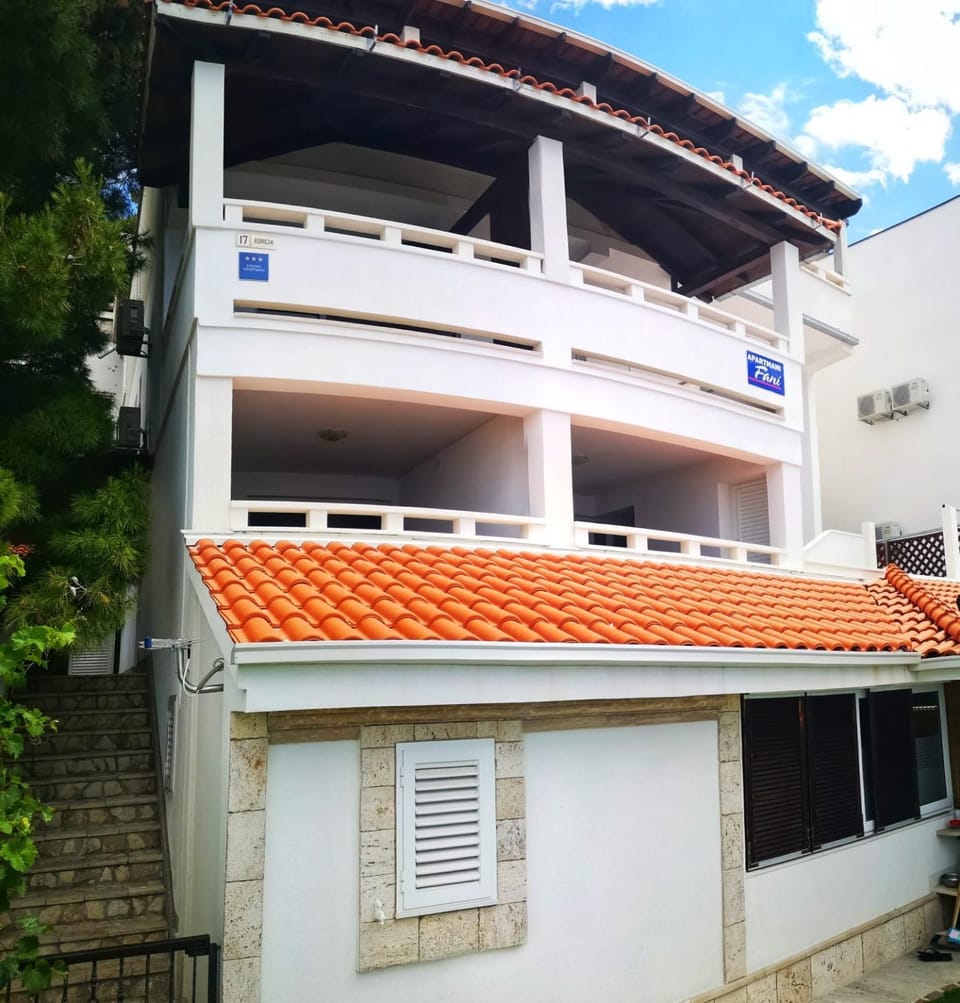 Property building, Balcony/Terrace