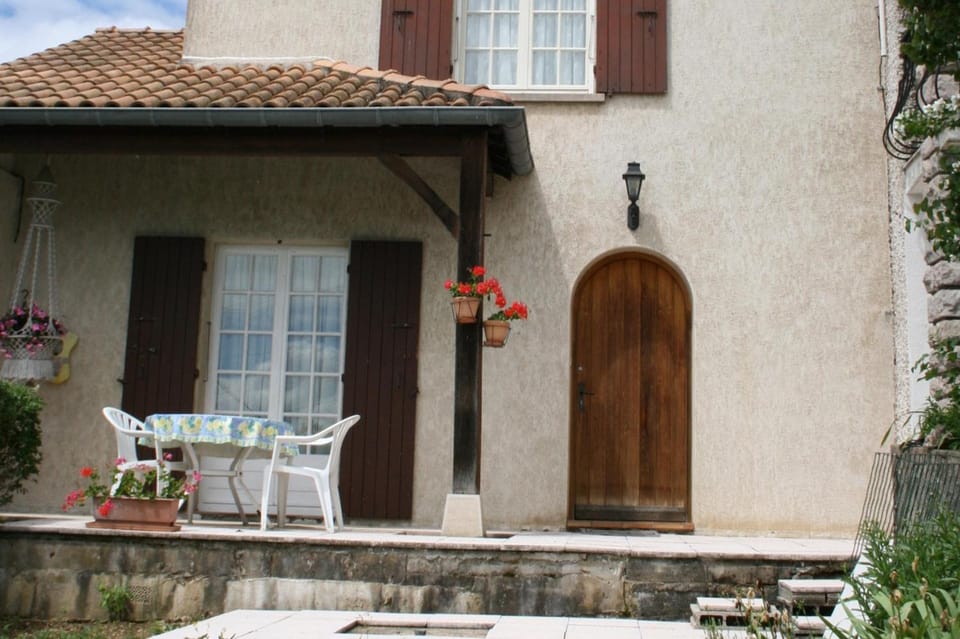 1 Bedroom House 20min walk to centre in Tournus House in Bourgogne-Franche-Comté