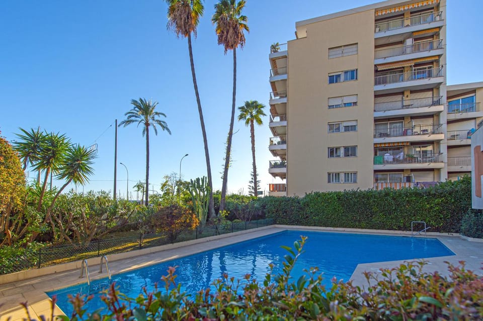 Vue mer port de garavan Apartment in Menton