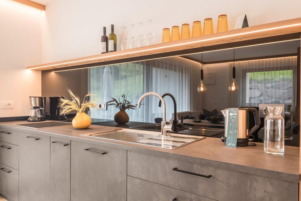 Kitchen or kitchenette, Living room