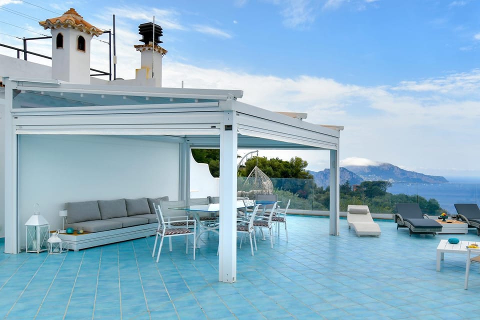 Property building, Balcony/Terrace