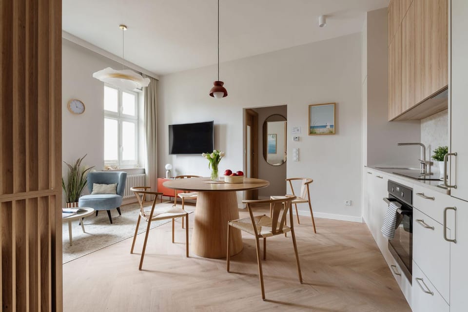 Kitchen or kitchenette, Living room