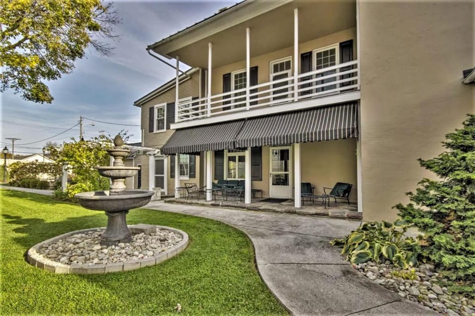 Downtown Bucher House Villa in Pennsylvania
