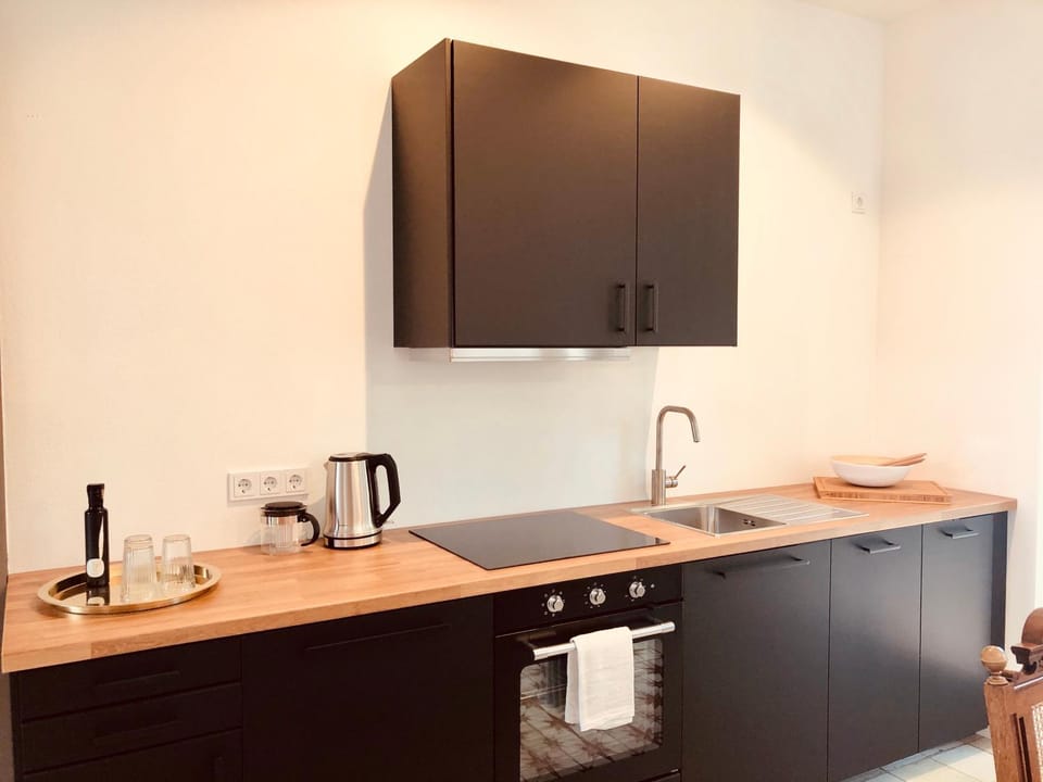 Coffee/tea facilities, Kitchen or kitchenette