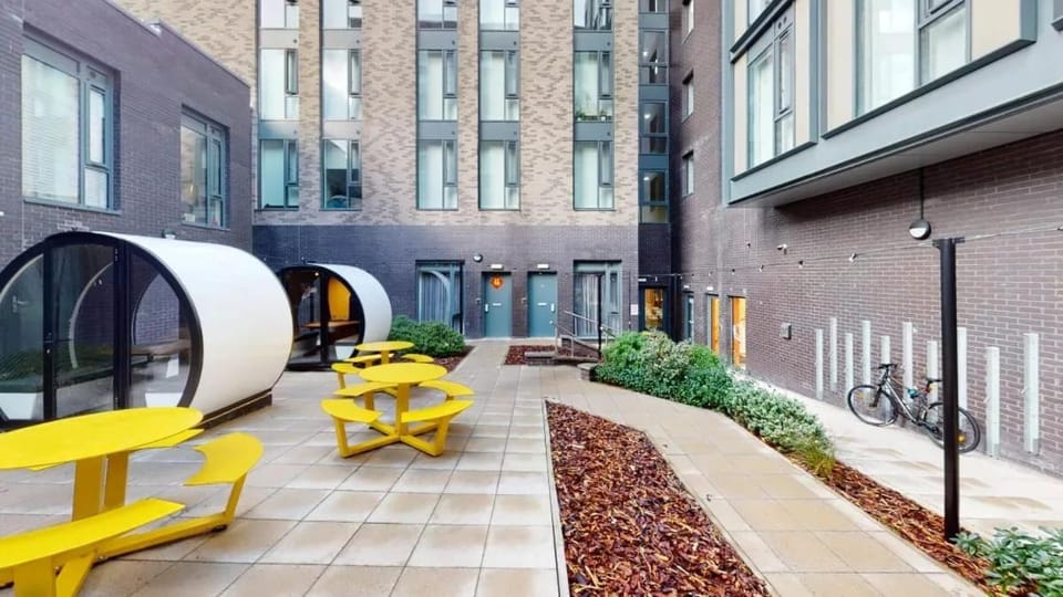 Property building, Day, Garden, Garden view