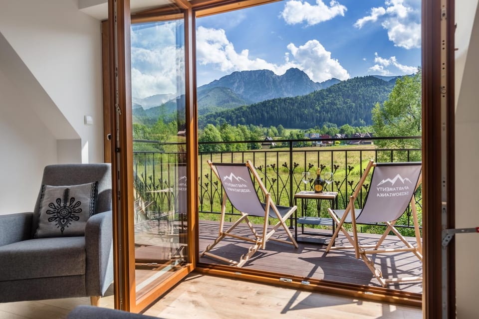 Balcony/Terrace, Mountain view