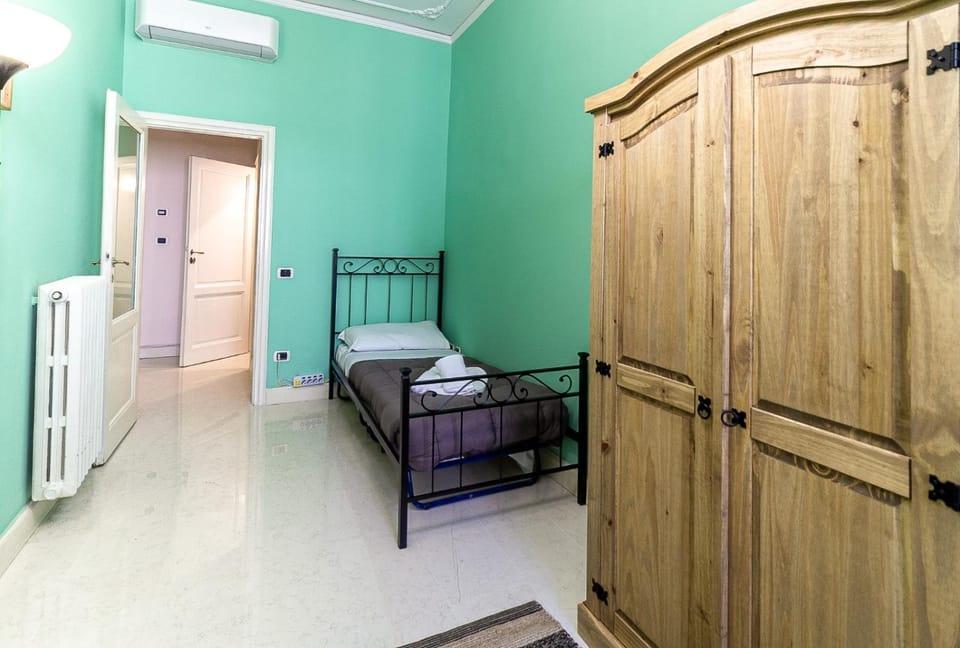 Spacious Three Bedroom Apartment On the Arno Apartment in Florence