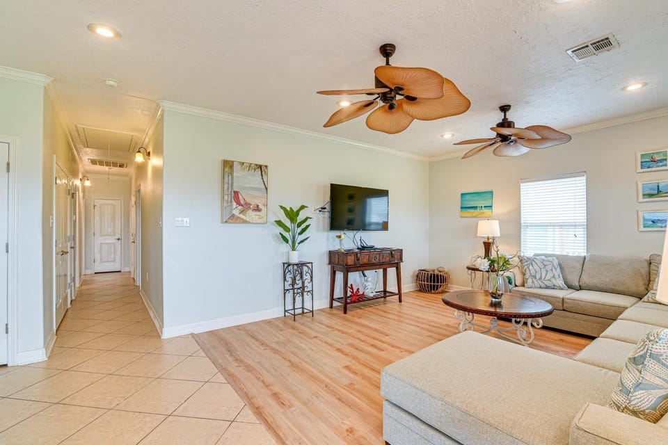 Walk to Shore Crystal Beach Family Home with Deck! House in Bolivar Peninsula