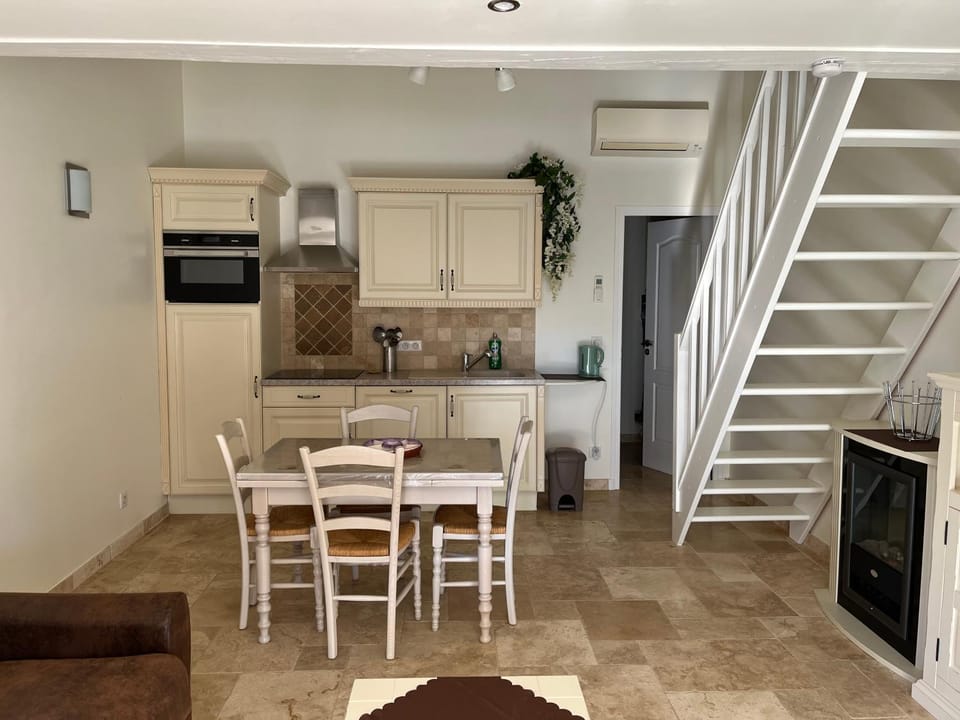 Domaine Le Mas Sans Soucis Bed and Breakfast in Fayence