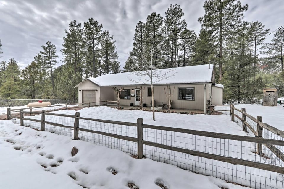 ~ 8 Mi to State Park & Trails: Pine Mountain Home House in Strawberry