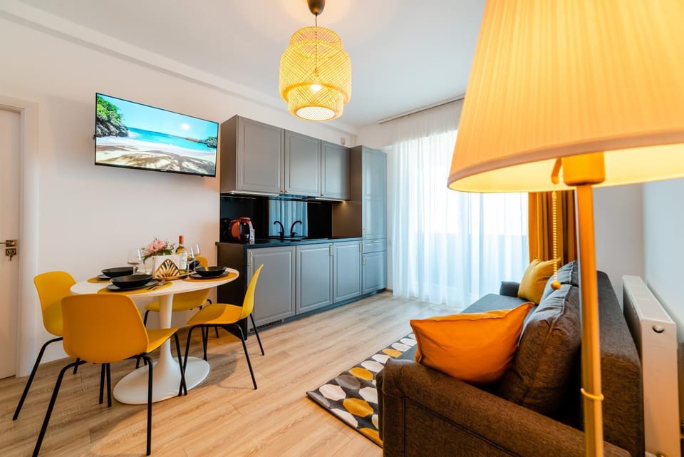 Summer Waves Mamaia Nord Apartment in Constanța County