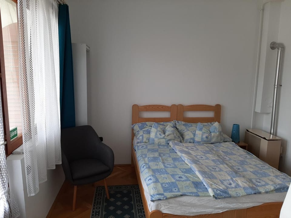 Kispál Apartmanház Apartment in Hungary
