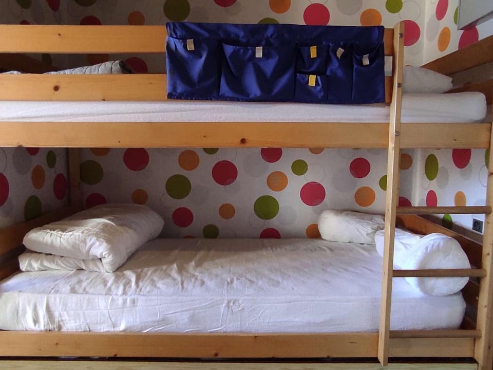 Studio cabine mezzanine avec parking, vue Pyrénées - FR-1-580-26 Cabin in Bolquère