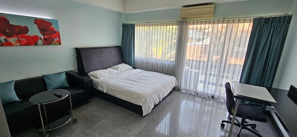 Photo of the whole room