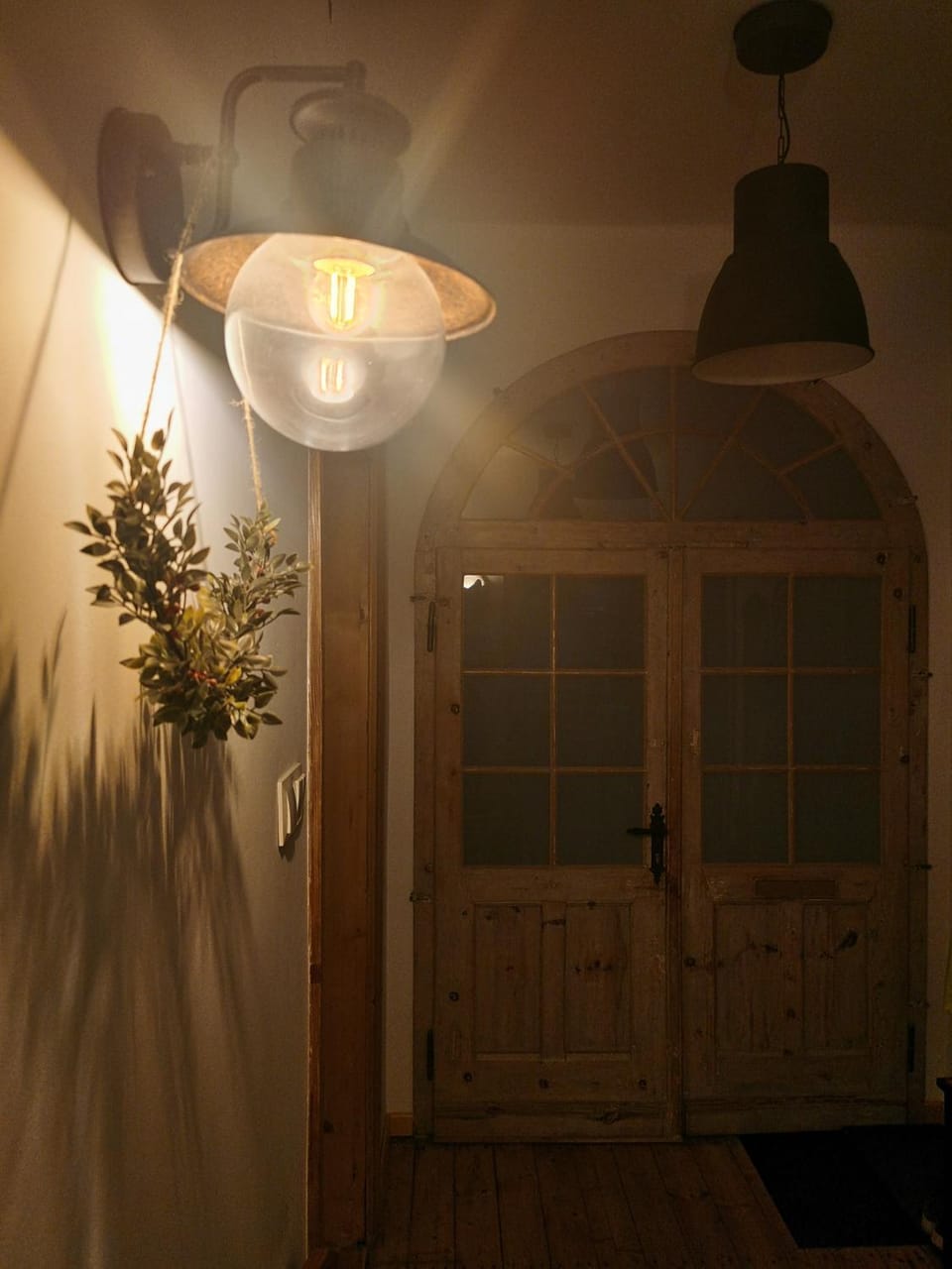 Marcówka M4 - duży apartament w historycznej willi z ogrodem Apartment in Lower Silesian Voivodeship