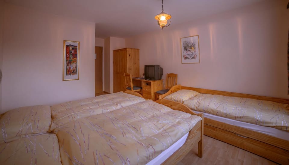 Bed, Photo of the whole room