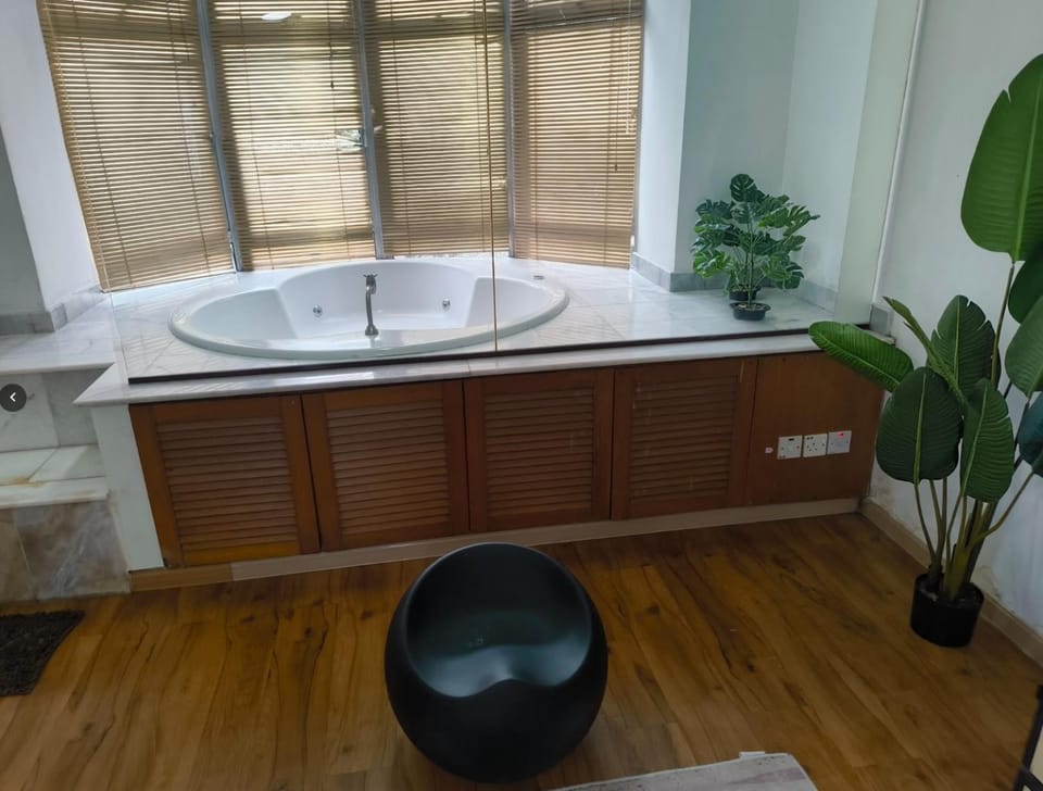 Jacuzzi POOL 3Bedroom, walk to Stadium Apartment in Federal Territory of Kuala Lumpur