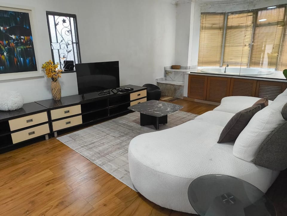 Jacuzzi POOL 3Bedroom, walk to Stadium Apartment in Federal Territory of Kuala Lumpur