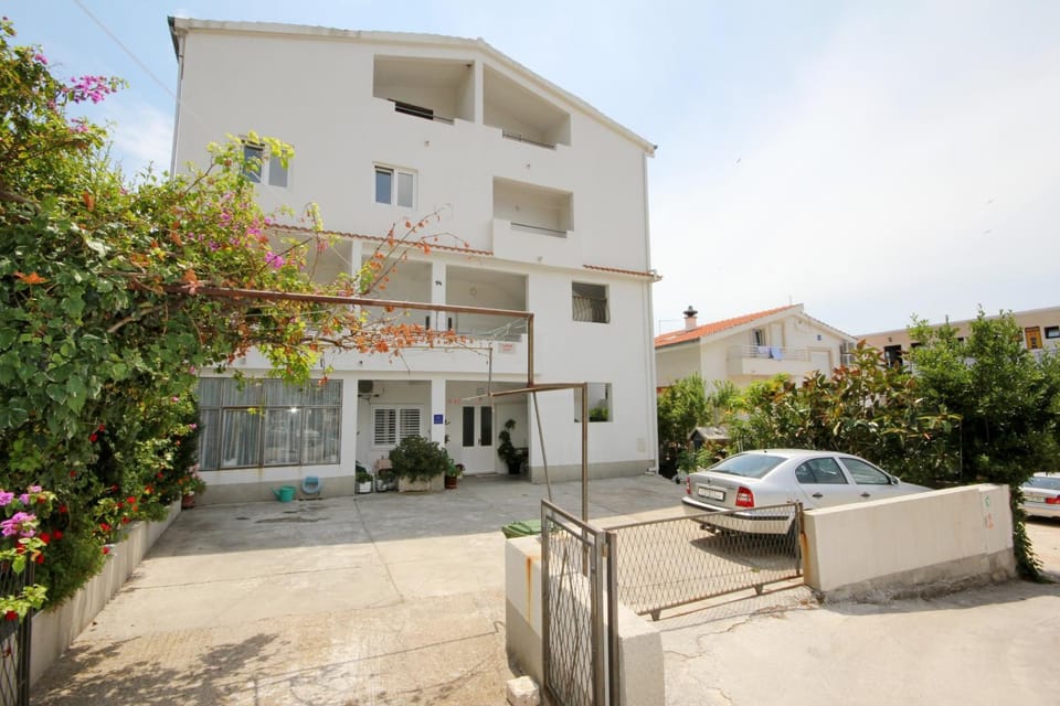 Property building, Day, Parking